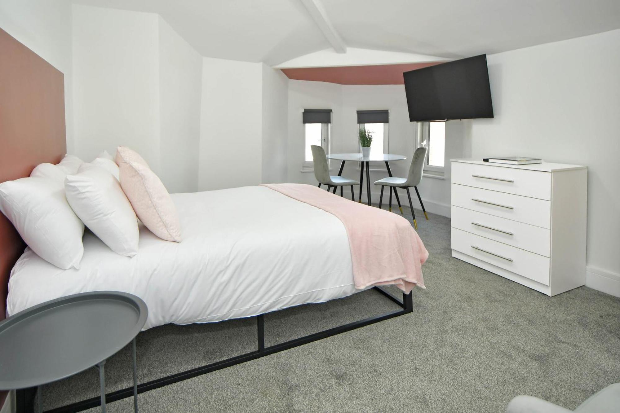 One Battison - Affordable Rooms, Suites & Studios In Stoke On Trent Room photo